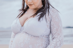 femme-enceinte-suive-évolution-de-son-poids